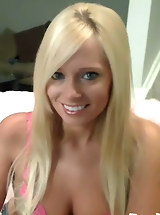Supe rhot sexy long leg blonde materbates and shows her hot ass on her amateur cam